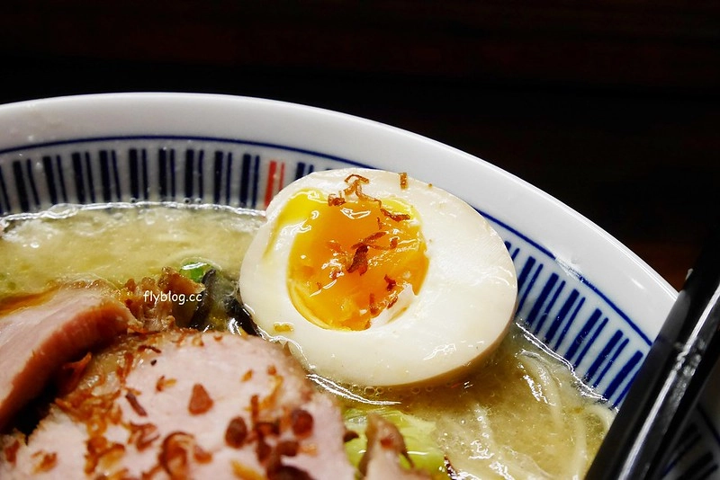 有囍拉麵:從深夜食堂起家的拉麵店,還有日本點餐機投幣點餐 @飛天璇的口袋