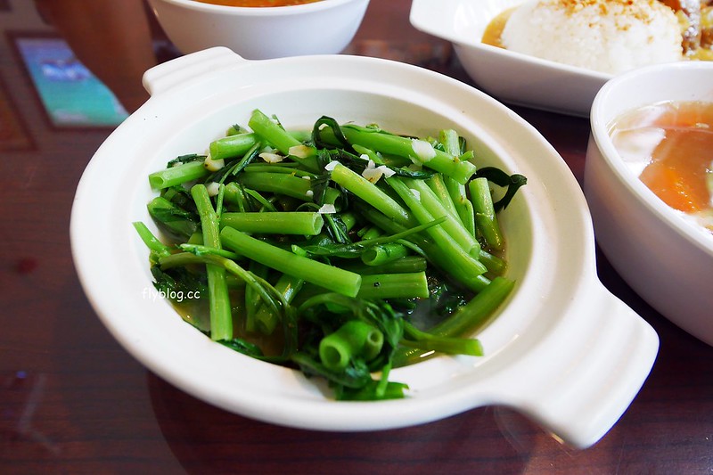 帥鍋冰室┃台中西屯美食:香港人開的港式飲茶餐廳,位於中科商圈福科路,裝潢復古很道味,餐點口味還不錯 @飛天璇的口袋