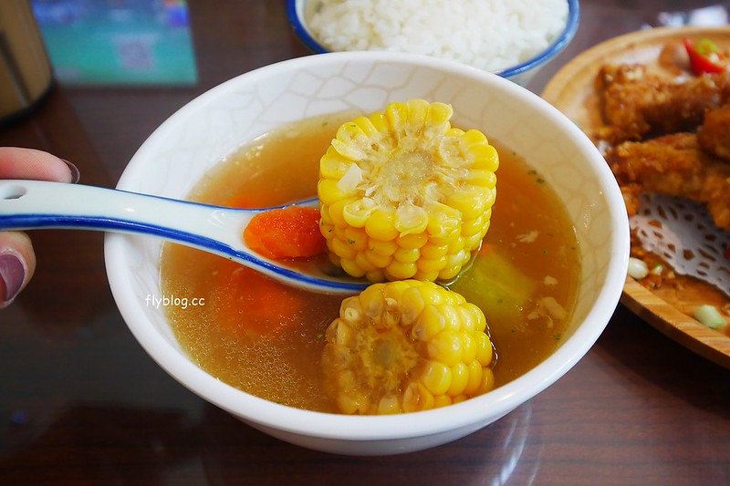 帥鍋冰室┃台中西屯美食:香港人開的港式飲茶餐廳,位於中科商圈福科路,裝潢復古很道味,餐點口味還不錯 @飛天璇的口袋