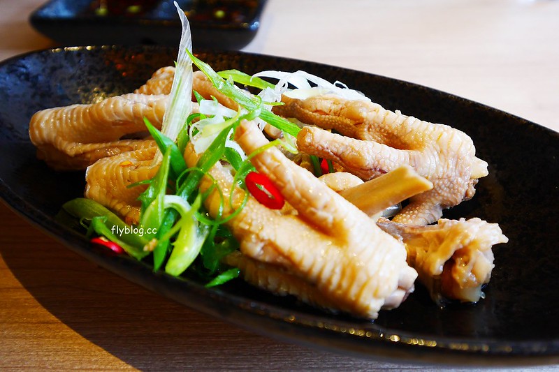 椰林世界 椰子雞┃台中南屯美食:椰子雞跨界鍋物餐廳,有如沙漠中的綠洲建築,高單價和食材表現不成比例,公益路美食餐廳又一發 @飛天璇的口袋