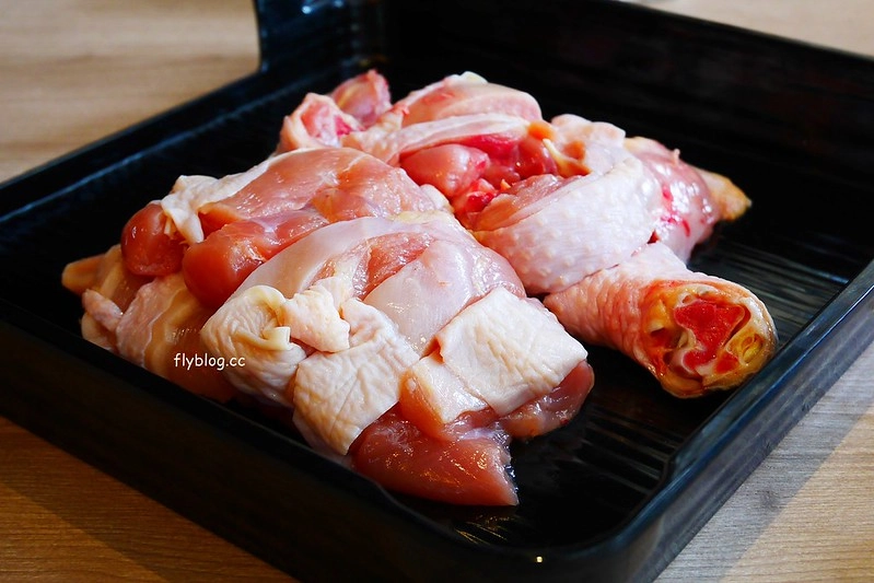 椰林世界 椰子雞┃台中南屯美食:椰子雞跨界鍋物餐廳,有如沙漠中的綠洲建築,高單價和食材表現不成比例,公益路美食餐廳又一發 @飛天璇的口袋