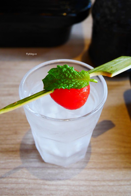 椰林世界 椰子雞┃台中南屯美食:椰子雞跨界鍋物餐廳,有如沙漠中的綠洲建築,高單價和食材表現不成比例,公益路美食餐廳又一發 @飛天璇的口袋