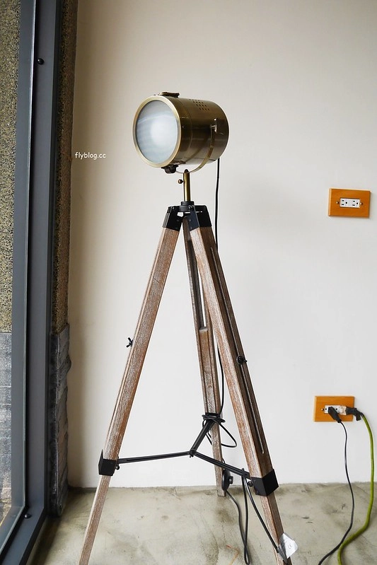 【台中甜點】花火甜點工場:簡單質樸的法式甜點店,民俗公園正對面,可愛的富士山抹茶塔和小天使泡芙好吸睛 @飛天璇的口袋