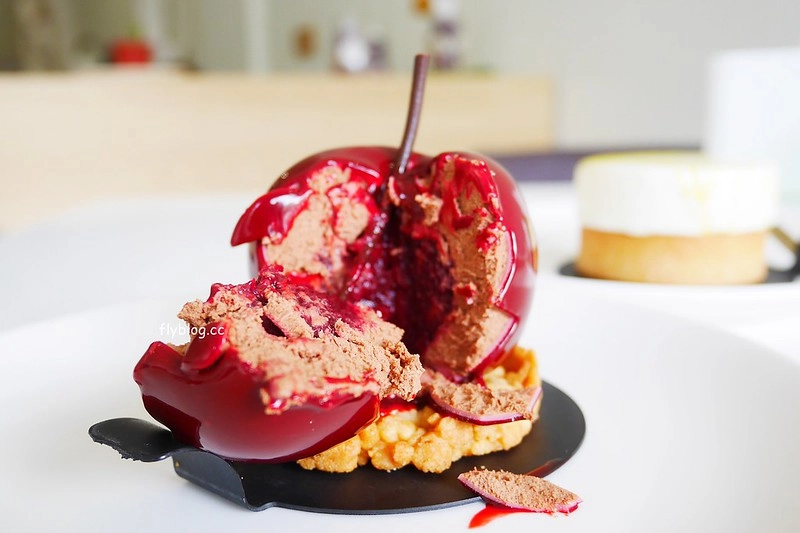 【台中甜點】花火甜點工場:簡單質樸的法式甜點店,民俗公園正對面,可愛的富士山抹茶塔和小天使泡芙好吸睛 @飛天璇的口袋