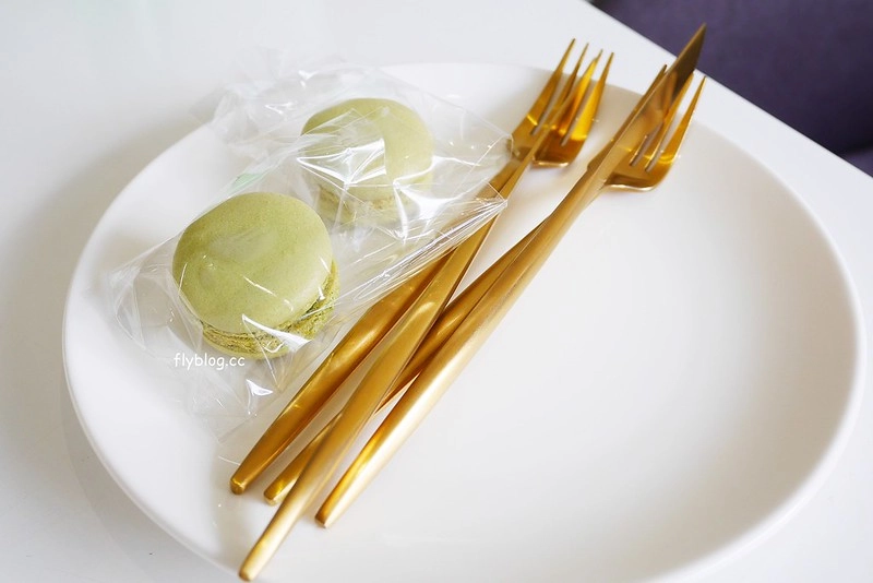 【台中甜點】花火甜點工場:簡單質樸的法式甜點店,民俗公園正對面,可愛的富士山抹茶塔和小天使泡芙好吸睛 @飛天璇的口袋