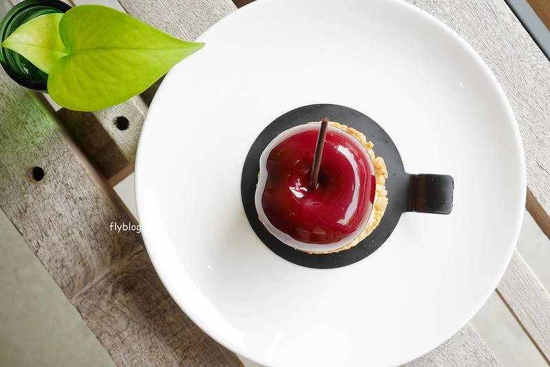 【台中甜點】花火甜點工場:簡單質樸的法式甜點店,民俗公園正對面,可愛的富士山抹茶塔和小天使泡芙好吸睛 @飛天璇的口袋