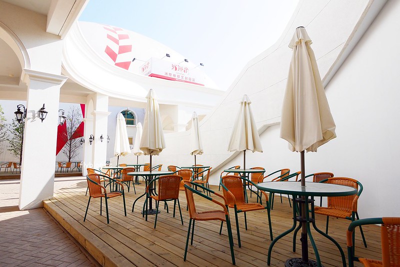 【台中北屯】台中洲際棒球場,台中棒球故事館文創園區,好運來迷你蛋婚宴會館,彩色馬卡龍貨櫃屋,IG打卡拍照和遛小孩的好地方 @飛天璇的口袋