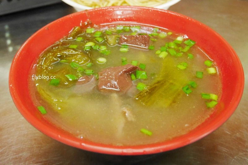 台中北屯|阿英炒麵.隱藏版的北屯炒麵店,老闆娘人很和藹可親 @飛天璇的口袋