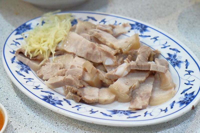 宜蘭鴨肉送|終於吃到傳說中的布丁麵,小菜的表現更出色,一群人剛好可以點滿一桌 @飛天璇的口袋