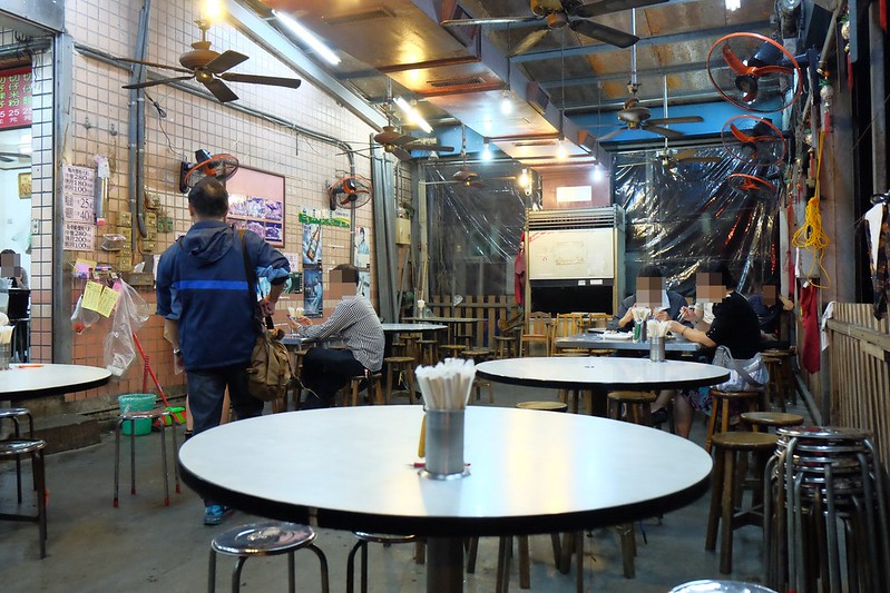 宜蘭鴨肉送|終於吃到傳說中的布丁麵,小菜的表現更出色,一群人剛好可以點滿一桌 @飛天璇的口袋