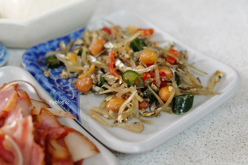 宜蘭楊彩卿魚丸米粉專賣店|員山在地50年著名米粉湯老店,魚丸也是招牌人氣必點 @飛天璇的口袋