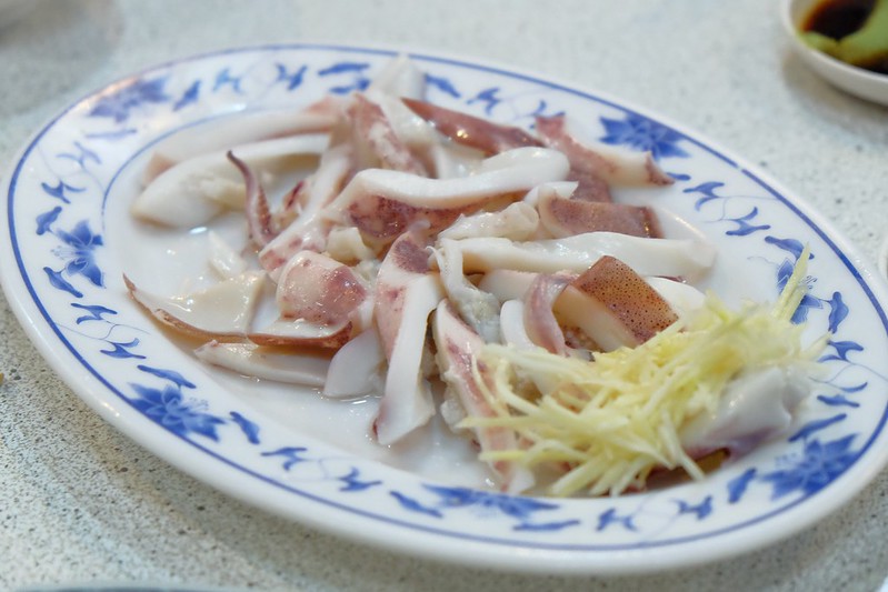 宜蘭鴨肉送|終於吃到傳說中的布丁麵,小菜的表現更出色,一群人剛好可以點滿一桌 @飛天璇的口袋