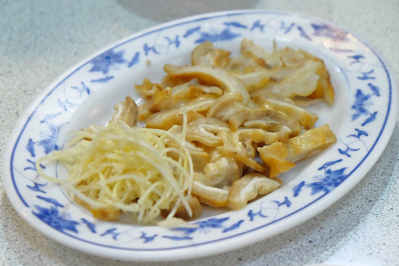 宜蘭鴨肉送|終於吃到傳說中的布丁麵,小菜的表現更出色,一群人剛好可以點滿一桌 @飛天璇的口袋