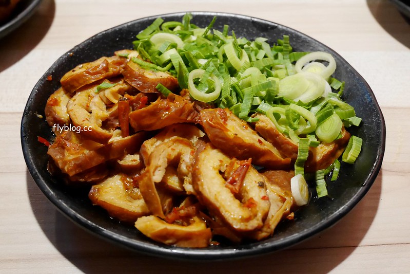 那個鍋.一中店┃台中北區:一個人也可以吃麻辣鍋,還有手工麵無限吃到飽,一中店試賣期間全面5折 @飛天璇的口袋