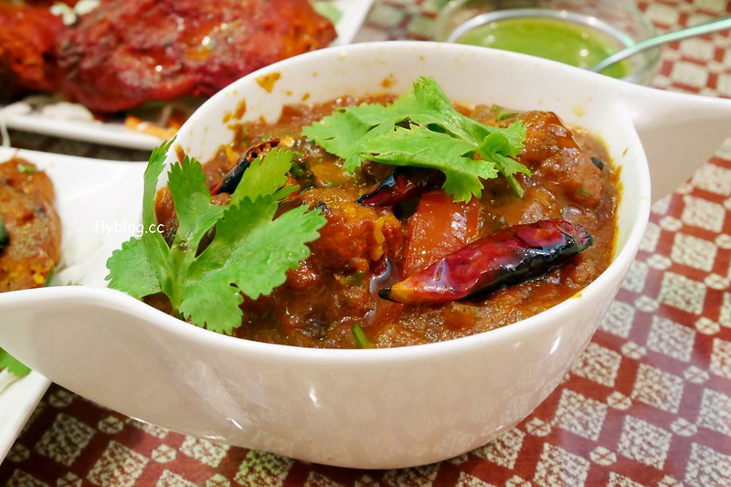 斯里印度餐廳.SREE INDIA PALACE┃台中西區:台中正宗印度料理,主廚是道地印度人,每一道都很入味又下飯 @飛天璇的口袋