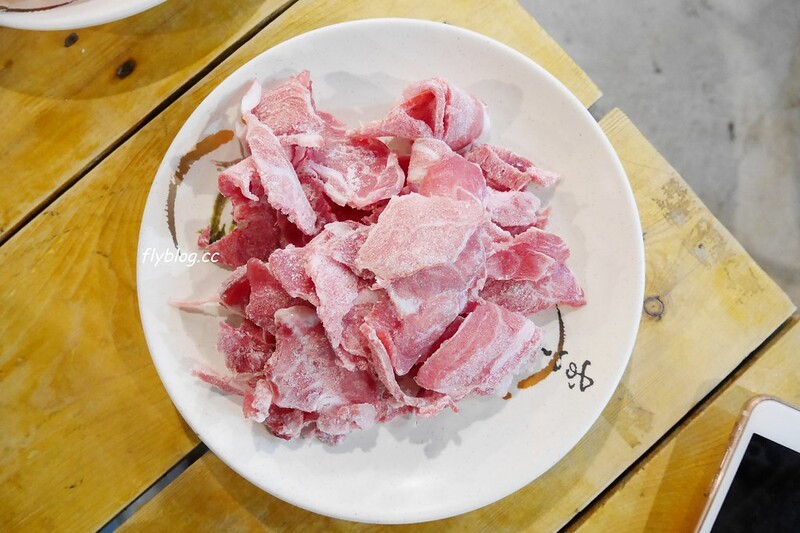 霸王羊肉爐┃台中南屯:$298元羊肉爐吃到飽,食材就是一分錢一分貨,適合吃飽不吃巧的人(夏天改成熱炒) @飛天璇的口袋