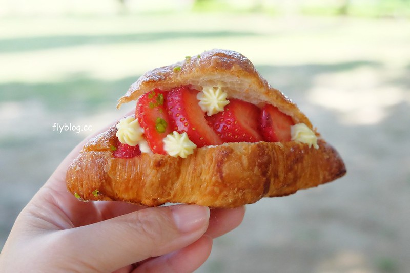 八月堂┃台中北區:殿堂級可頌台中也吃的到,繽紛草莓和青森蘋果季節限定,買7送1自用送禮都划算 @飛天璇的口袋