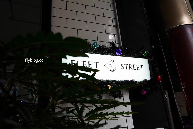 台中中區|Fleet Street 艦隊街咖啡,點咖啡送一份早餐,每天早上10點前,免費插頭Wifi無限使用 @飛天璇的口袋