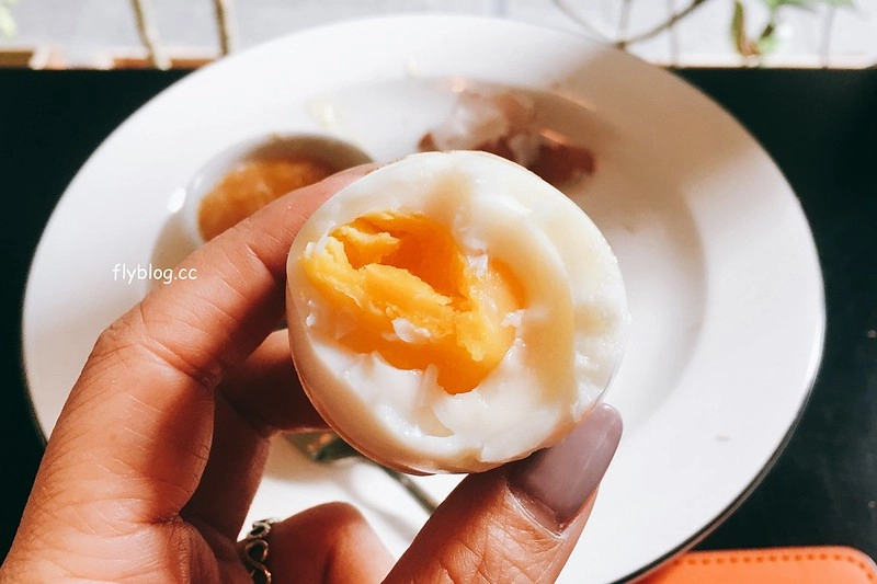 台中中區|Fleet Street 艦隊街咖啡,點咖啡送一份早餐,每天早上10點前,免費插頭Wifi無限使用 @飛天璇的口袋