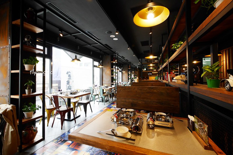 初念火鍋┃台中南屯:宛如咖啡館的漂亮火鍋店,使用天然健康的食材,湯頭有7種不同選擇,推薦手工麵紮實有Q勁 @飛天璇的口袋