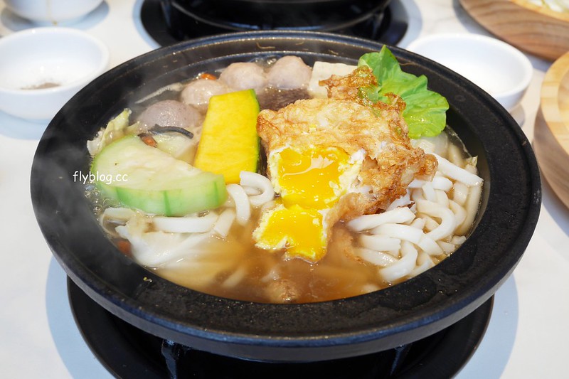 萬客什鍋@崇德店┃台中北區:台中在地20幾年的小火鍋店,崇德店2/1開始試賣,平日中午也可以吃到燒酒雞 @飛天璇的口袋