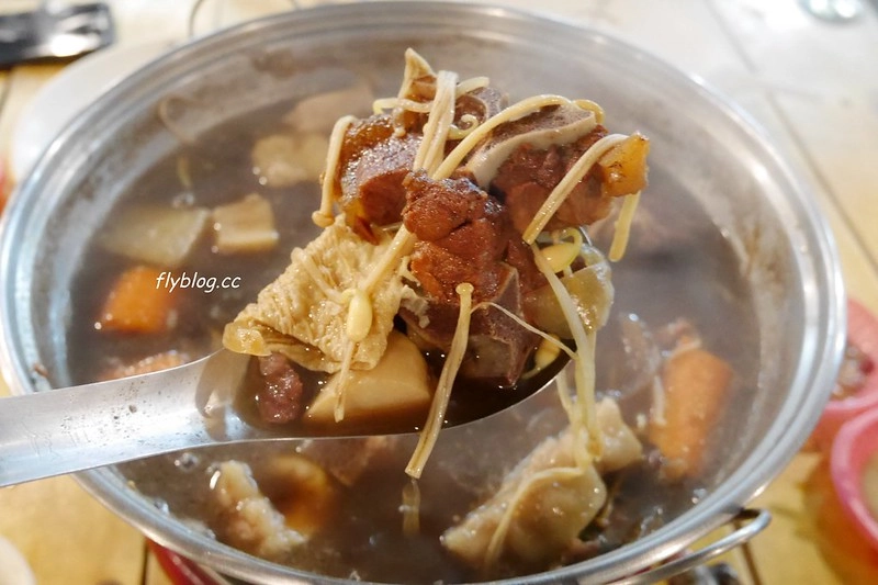 霸王羊肉爐┃台中南屯:$298元羊肉爐吃到飽,食材就是一分錢一分貨,適合吃飽不吃巧的人(夏天改成熱炒) @飛天璇的口袋