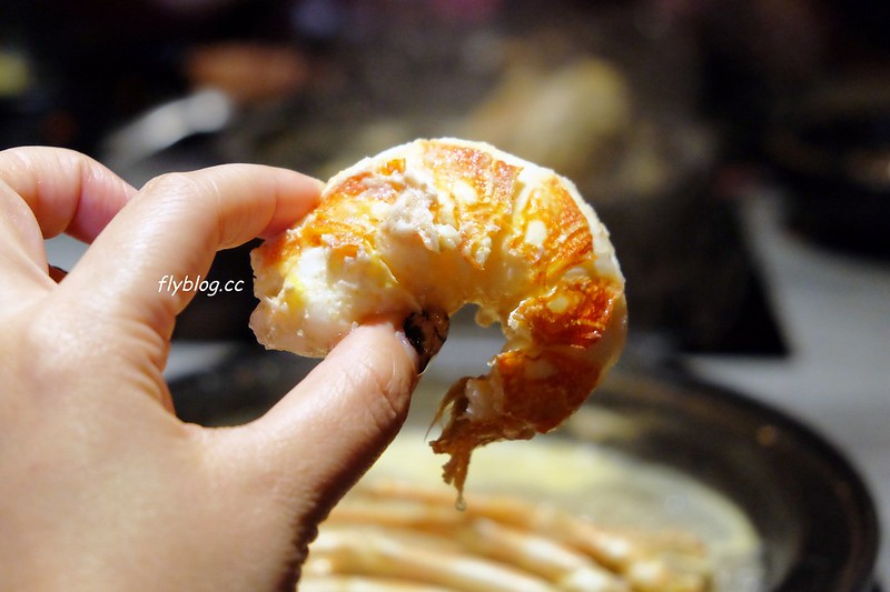 嗑肉石鍋┃台中北屯:個人覺得CP值很高的小火鍋店,昌平店鄰近東光市場,$999元雙人海陸餐新鮮有誠意 @飛天璇的口袋