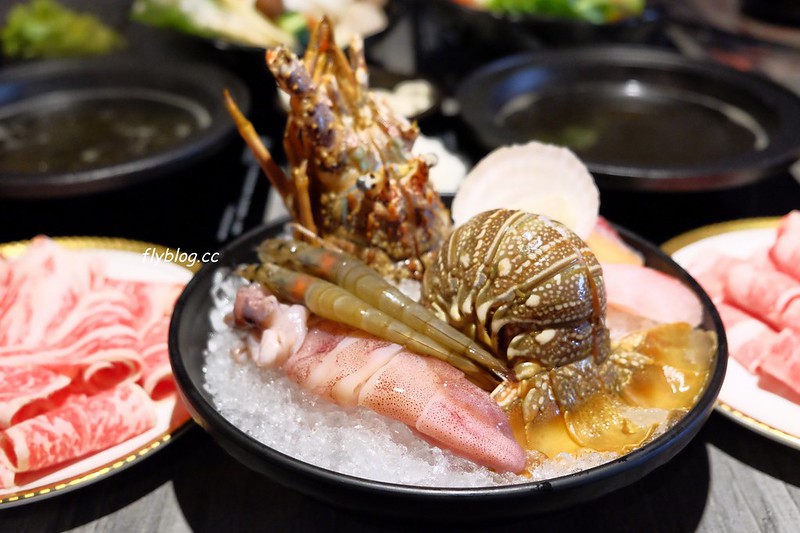 嗑肉石鍋┃台中北屯:個人覺得CP值很高的小火鍋店,昌平店鄰近東光市場,$999元雙人海陸餐新鮮有誠意 @飛天璇的口袋