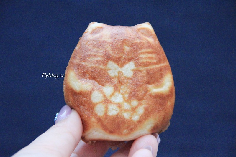 胖貓爆漿雞蛋糕┃台中北屯:可愛的貓咪造型雞蛋糕,北屯新都公園旁邊餐車,週未假日才會出現擺攤 @飛天璇的口袋