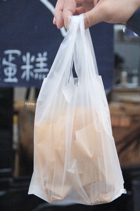 胖貓爆漿雞蛋糕┃台中北屯:可愛的貓咪造型雞蛋糕,北屯新都公園旁邊餐車,週未假日才會出現擺攤 @飛天璇的口袋