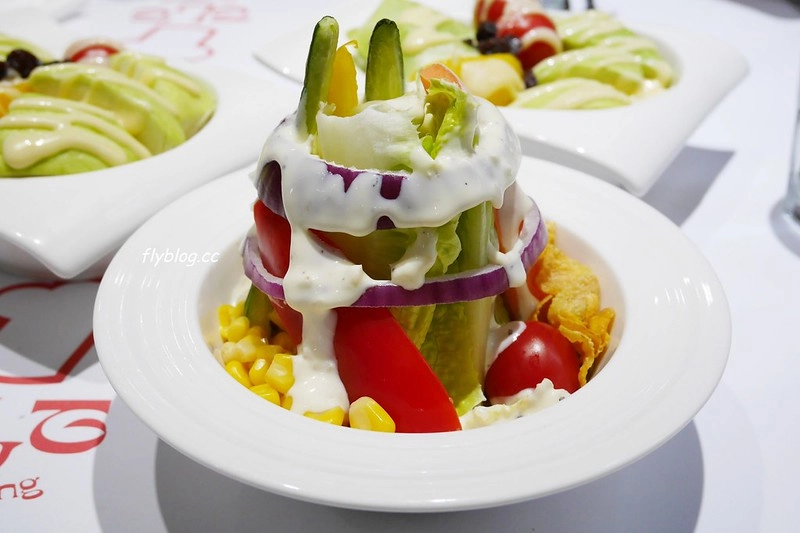 統領創意牛排館┃台中北區:傳統又有歷史的牛排館,餐點很老派卻很實在,$1680就有日本A5鹿兒島和牛 @飛天璇的口袋