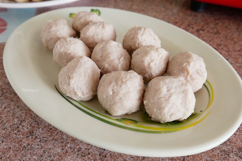 清泉崗羊肉爐|社團網友大力推薦的精誠羊肉爐,好像在吃露天流水席的氛圍 @飛天璇的口袋