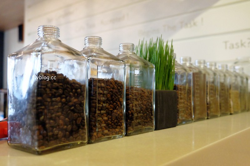 台中南區|咖啡任務.Coffee Task:台中市最高的咖啡館,隱身於辦公大樓36樓,居高臨下眺望台中市美景 @飛天璇的口袋