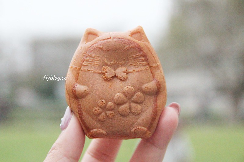 胖貓爆漿雞蛋糕┃台中北屯:可愛的貓咪造型雞蛋糕,北屯新都公園旁邊餐車,週未假日才會出現擺攤 @飛天璇的口袋