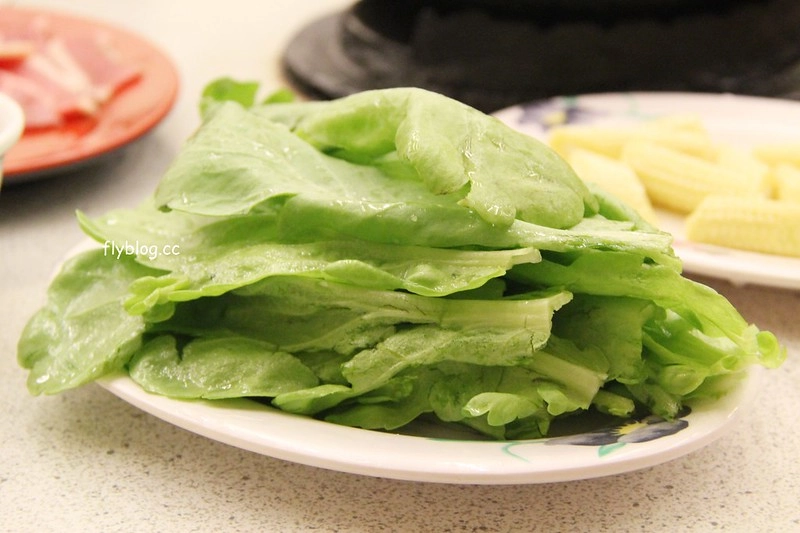 九冠樓石頭火鍋┃台中西區:台中老字號小火鍋店,草悟道商圈美食餐廳,個人推薦燒酒雞必點 @飛天璇的口袋