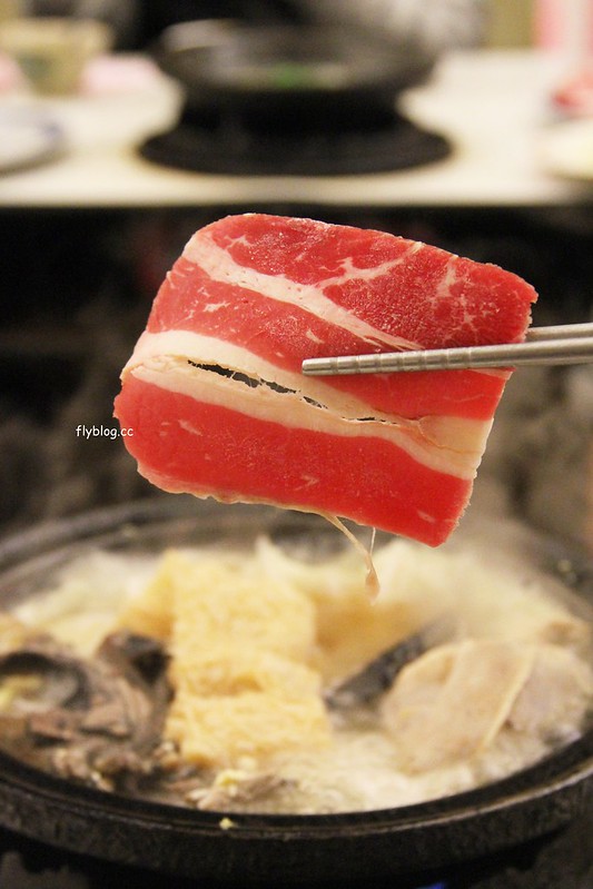 九冠樓石頭火鍋┃台中西區:台中老字號小火鍋店,草悟道商圈美食餐廳,個人推薦燒酒雞必點 @飛天璇的口袋