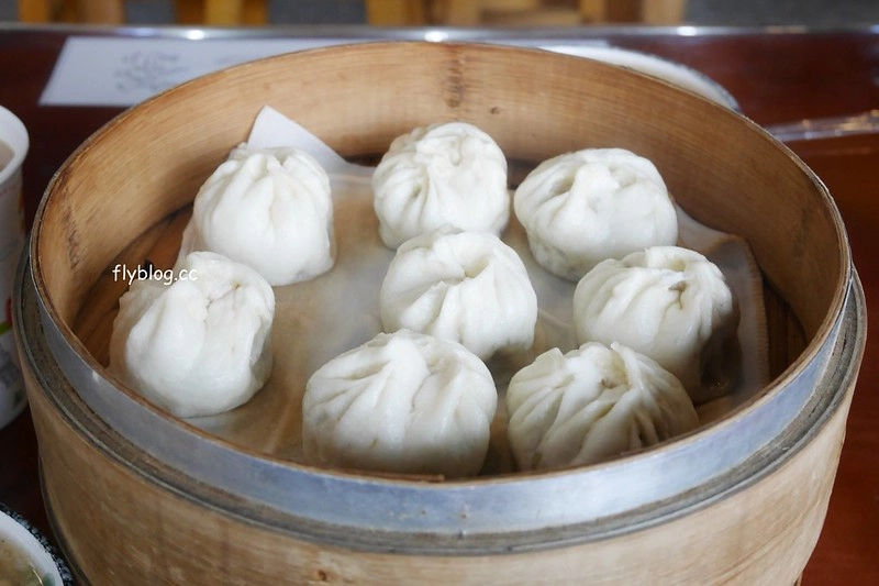 葉小籠包|從水湳市場開始飄香葉小籠包,隱身模範街裡的銅板美食 @飛天璇的口袋
