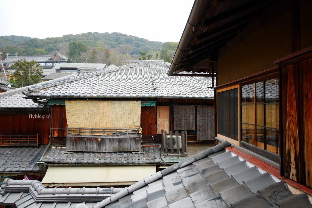 日本京都|二年坂星巴克.全球唯一有榻榻米座椅的星巴克,京都二年坂ヤサカ茶屋店 @飛天璇的口袋