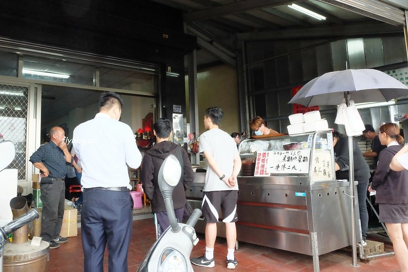 台中北屯|潮州牛肉林牛雜湯.松竹路超人氣牛肉麵店,平日中午也大排長龍 @飛天璇的口袋