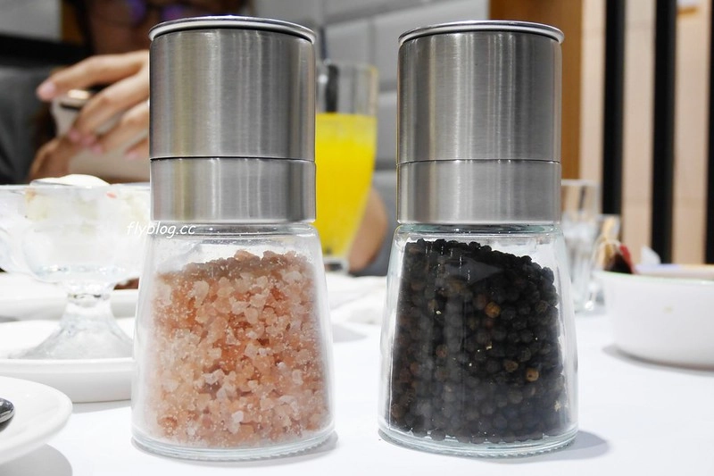 統領創意牛排館┃台中北區:傳統又有歷史的牛排館,餐點很老派卻很實在,$1680就有日本A5鹿兒島和牛 @飛天璇的口袋