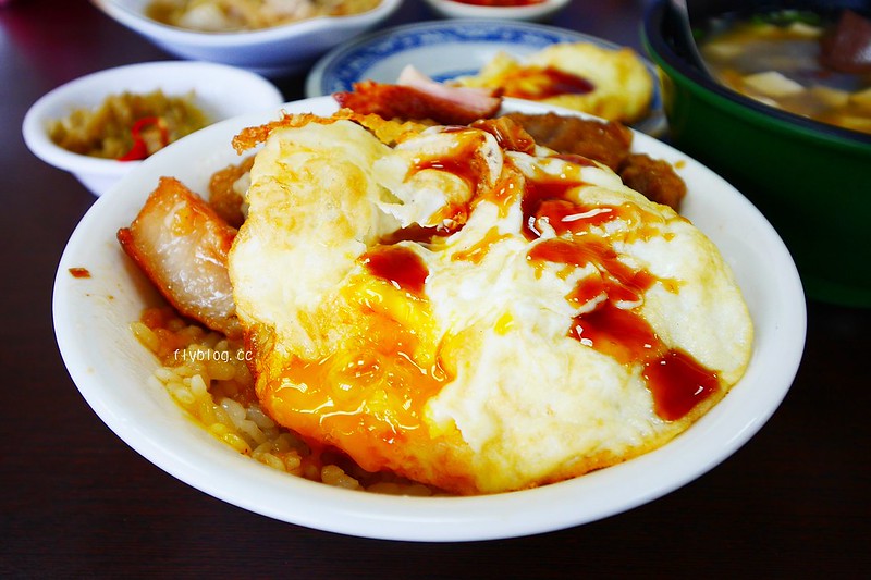南屯蕭爌肉飯┃台中南屯:台中最大的永春東路旗艦店,爌肉飯是台中人的早餐,道地小吃好吃又不貴 @飛天璇的口袋