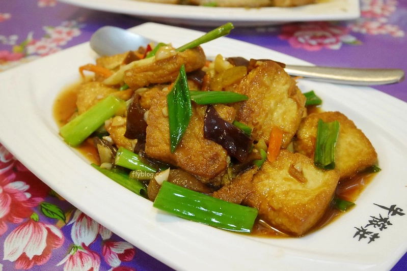 台中東勢|牛稼莊.現宰本土黃牛結合客家料理,米其林必比登推介東勢美食 @飛天璇的口袋