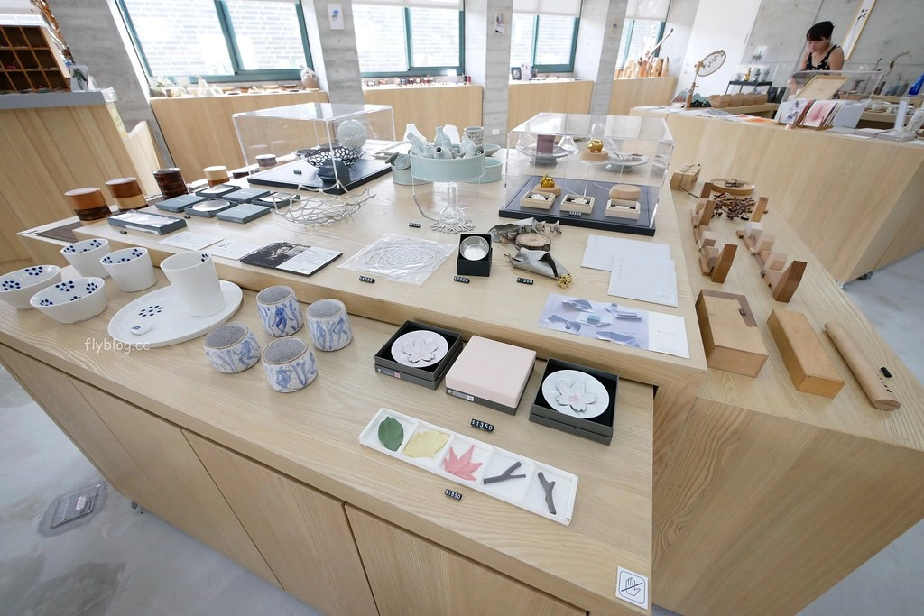 南投草屯|毓繡美術館.2016台灣建築大賞首獎,漂亮的清水模建築工法,南投草屯熱門IG打卡景點(需預約) @飛天璇的口袋