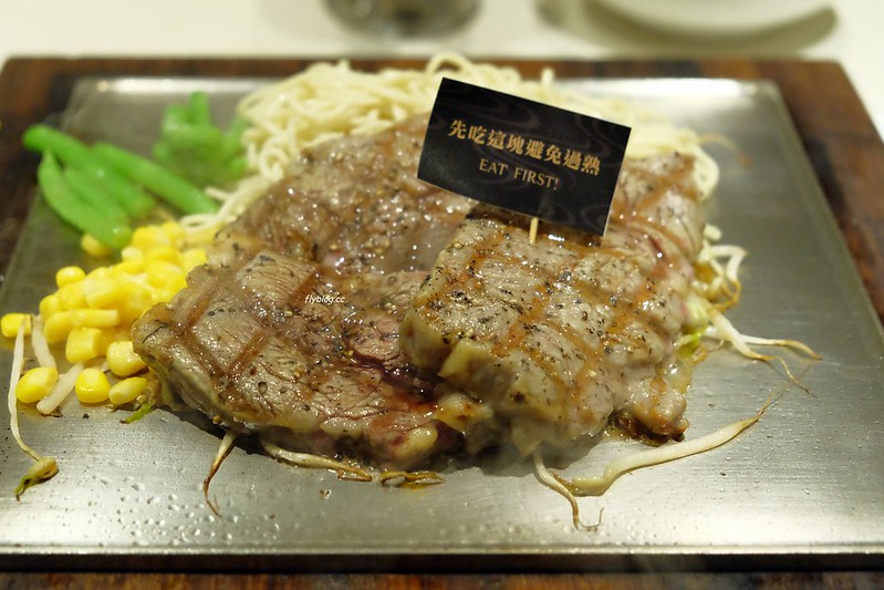 赤鬼牛排@台灣大道店┃台中西區:全新純白店面更亮眼,環境升級餐點也升級 @飛天璇的口袋