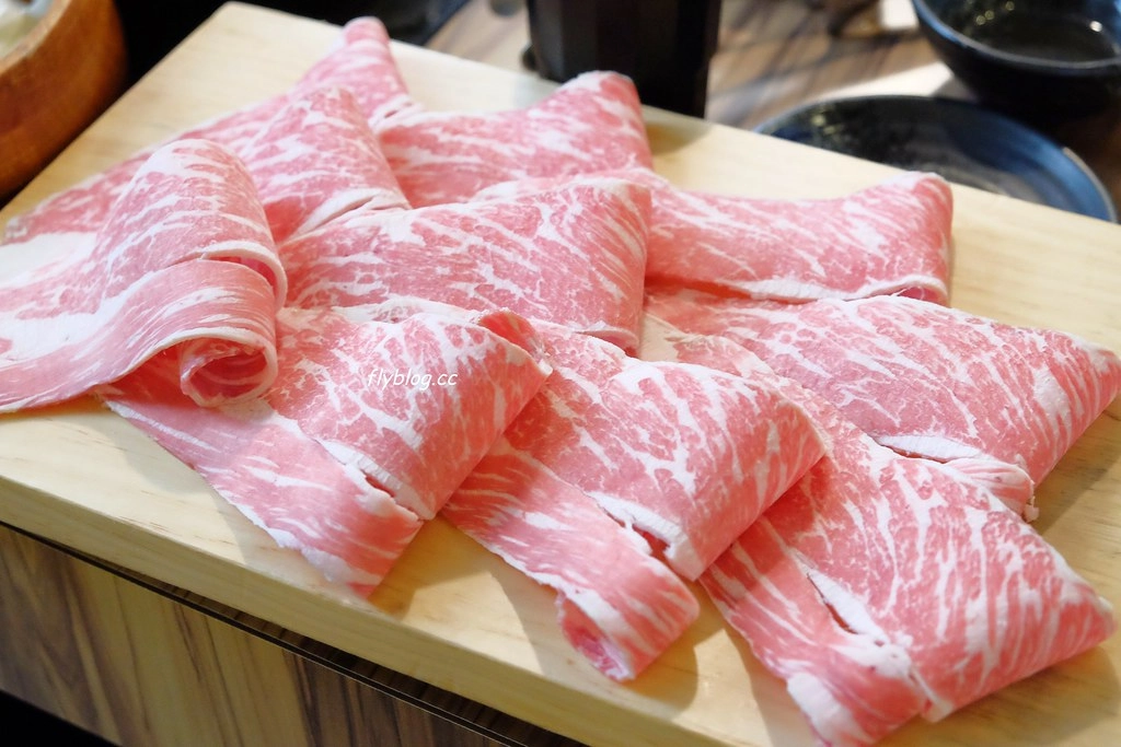 桃園美食|牧石鍋物.食材頂級澎派的鴛鴦火鍋,不喜歡蔬菜還可以換成海鮮 @飛天璇的口袋