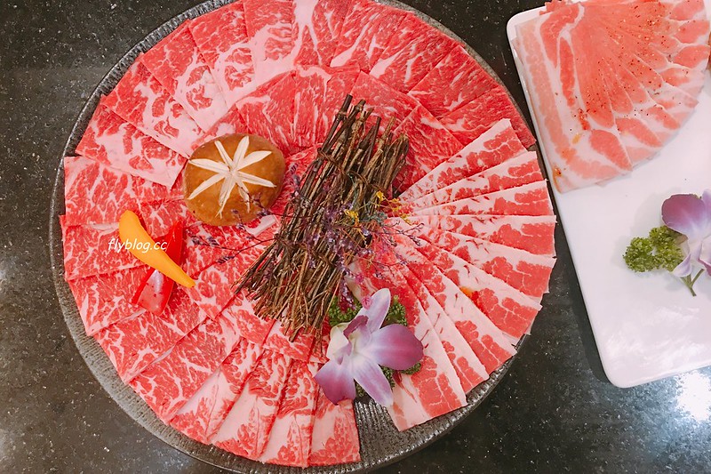 澄居烤物燒肉┃台中西區:有漂亮乾燥花打卡牆的燒肉店,台灣大道鄰近勤美誠品商圈 @飛天璇的口袋