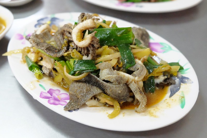 台中北屯|潮州牛肉林牛雜湯.松竹路超人氣牛肉麵店,平日中午也大排長龍 @飛天璇的口袋