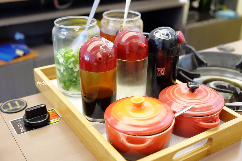 鮮度鍋物┃台中西屯:PTT上評價超高的小火鍋店,7種湯頭可以選擇,吃完立刻豎起姆指 @飛天璇的口袋