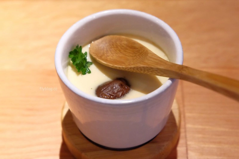 一笈壽司|輕井澤集團最新力作日式壽司品牌,公益路漂亮的清水模建築外觀 @飛天璇的口袋