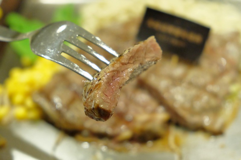 赤鬼牛排@台灣大道店┃台中西區:全新純白店面更亮眼,環境升級餐點也升級 @飛天璇的口袋